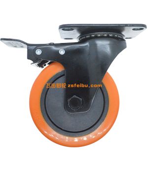 如何根据地面材质（如环氧地坪、地毯、瓷砖）选择脚轮轮胎材质